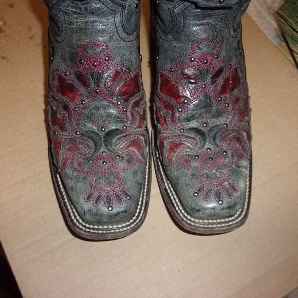 Corral Vintage Cowboy Boots - Picture 2 of 7